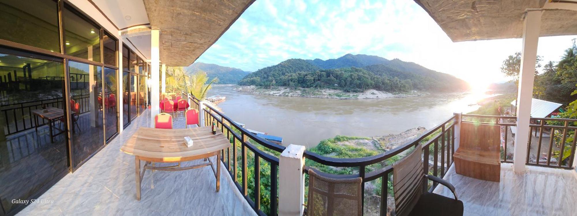 Inn Riverside Hostel Pb Muang Pakbèng Esterno foto