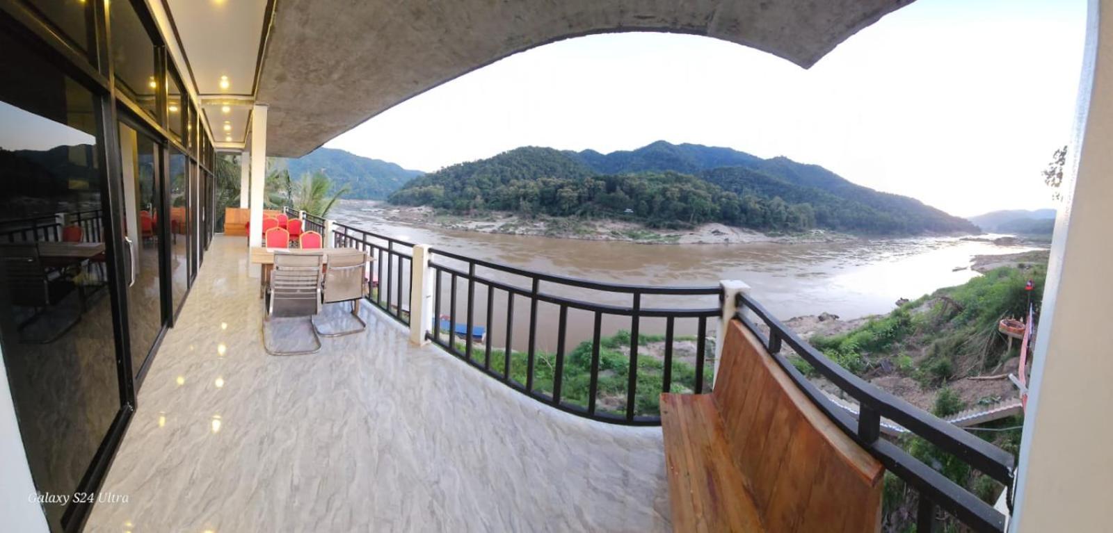 Inn Riverside Hostel Pb Muang Pakbèng Esterno foto